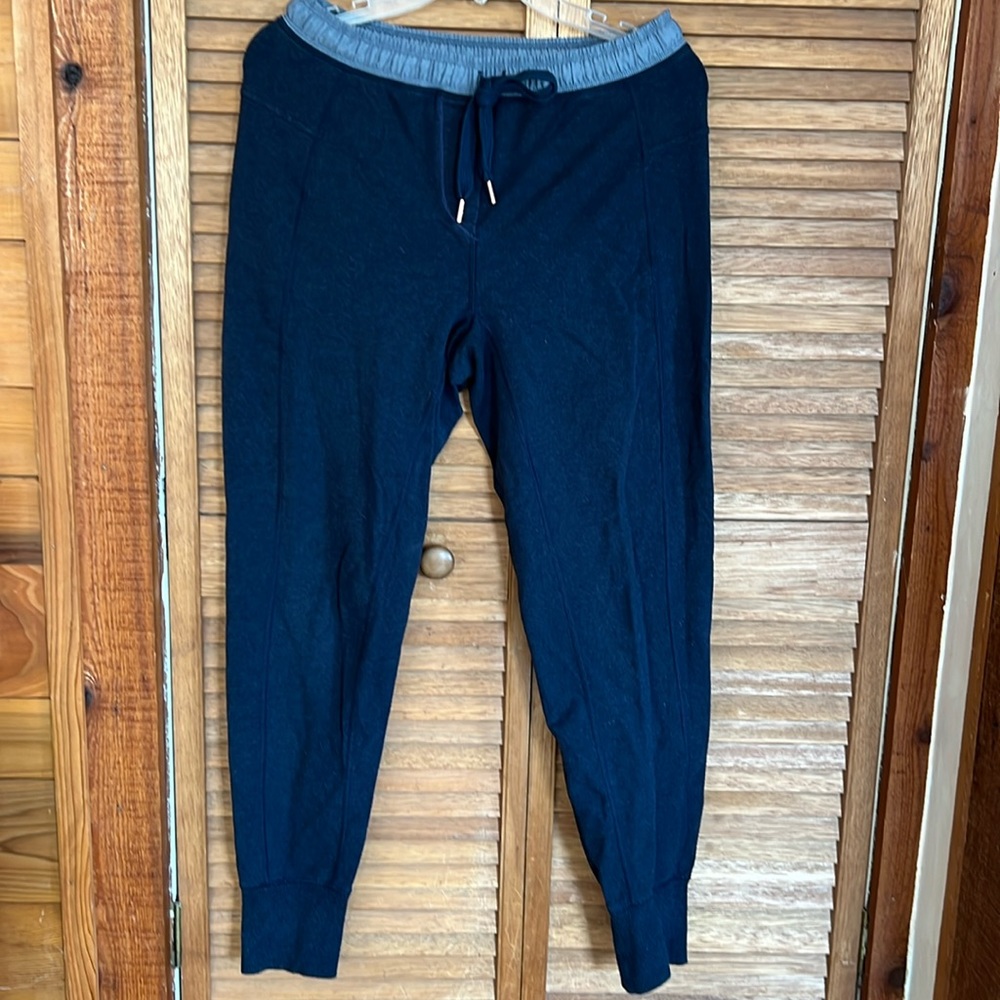 Lululemon joggers 6